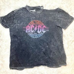 AC/DC T-Shirt ⚡